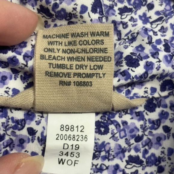 Duluth Trading Button Down Floral Blouse 1X Purple Wrinklefighter - Picture 4 of 6